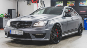 Mercedes C63 AMG zmiana koloru folią | dechrom